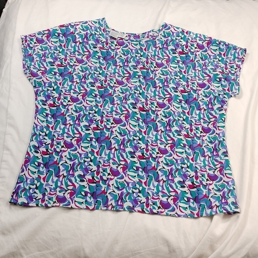 Christie &Jill women's medium sized top